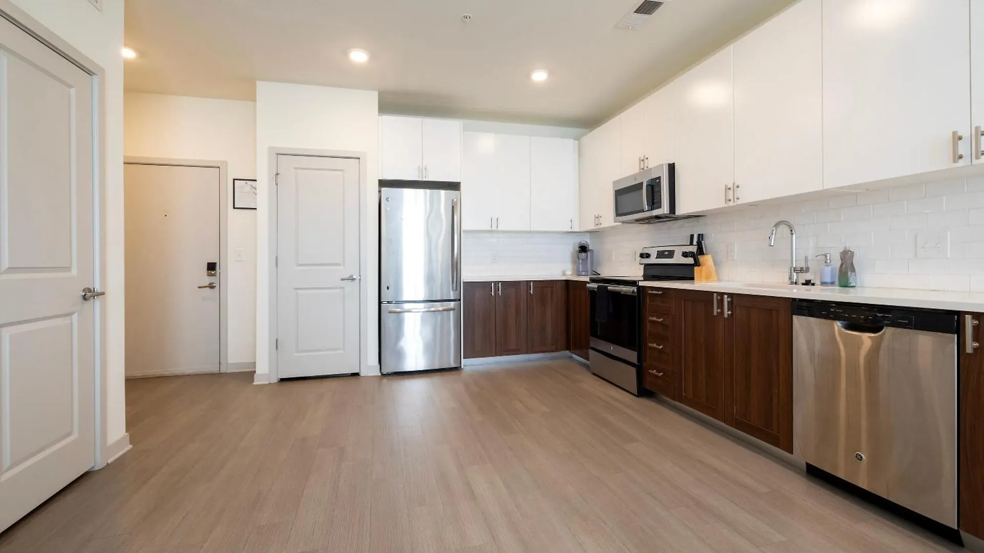 Stunning Nulu 1Br Cozysuites 05 Louisville